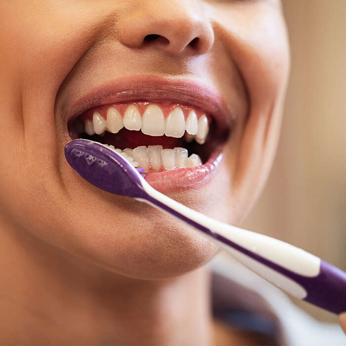 چطور از روکش دندان عصب‌کشی شده خود به خوبی مراقبت کنیم؟